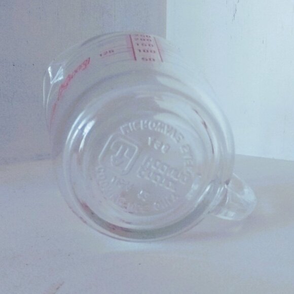 Vintage Fire King - Anchor Hocking Glass Measuring Cup 8 oz/1 Cup - Picture 9 of 11